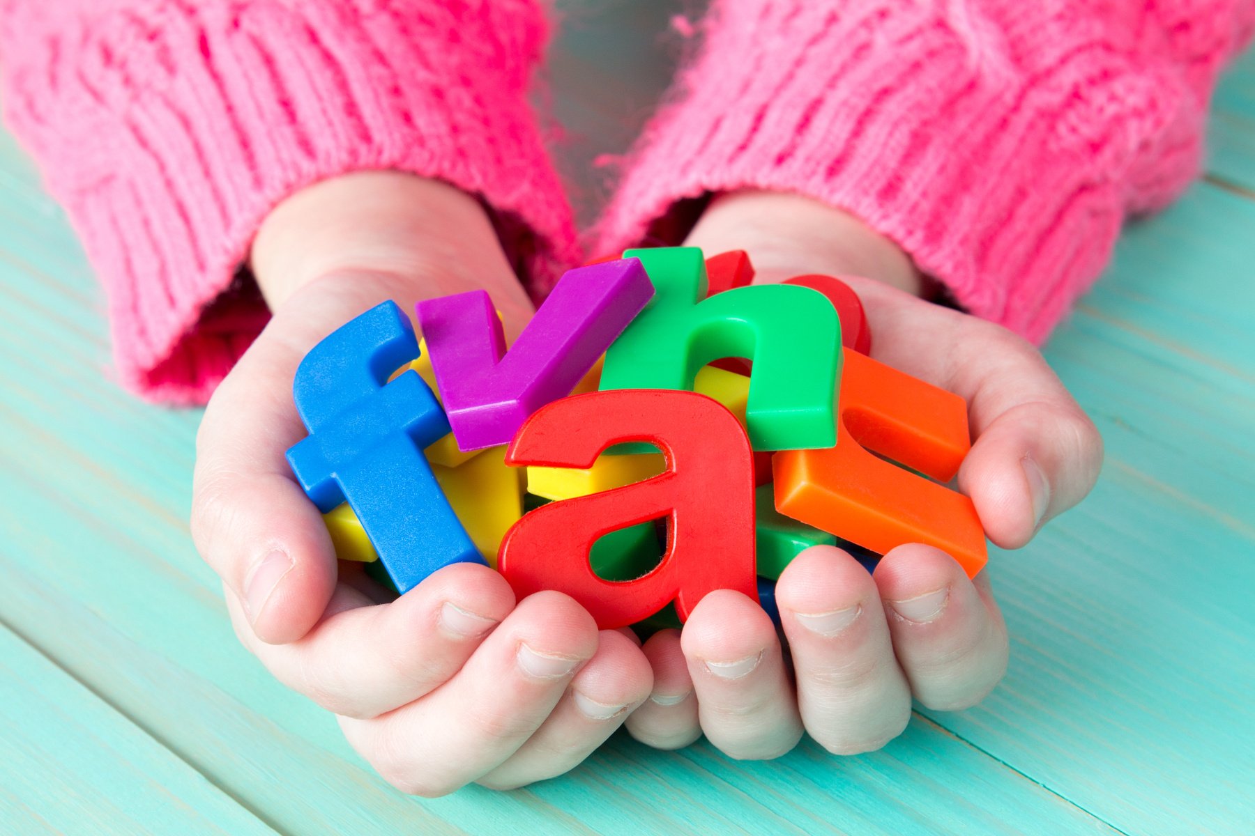 Learning to Read Using Magnetic Letters